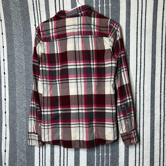 The North Face Women’s Button Up Top - Picture 4 of 4